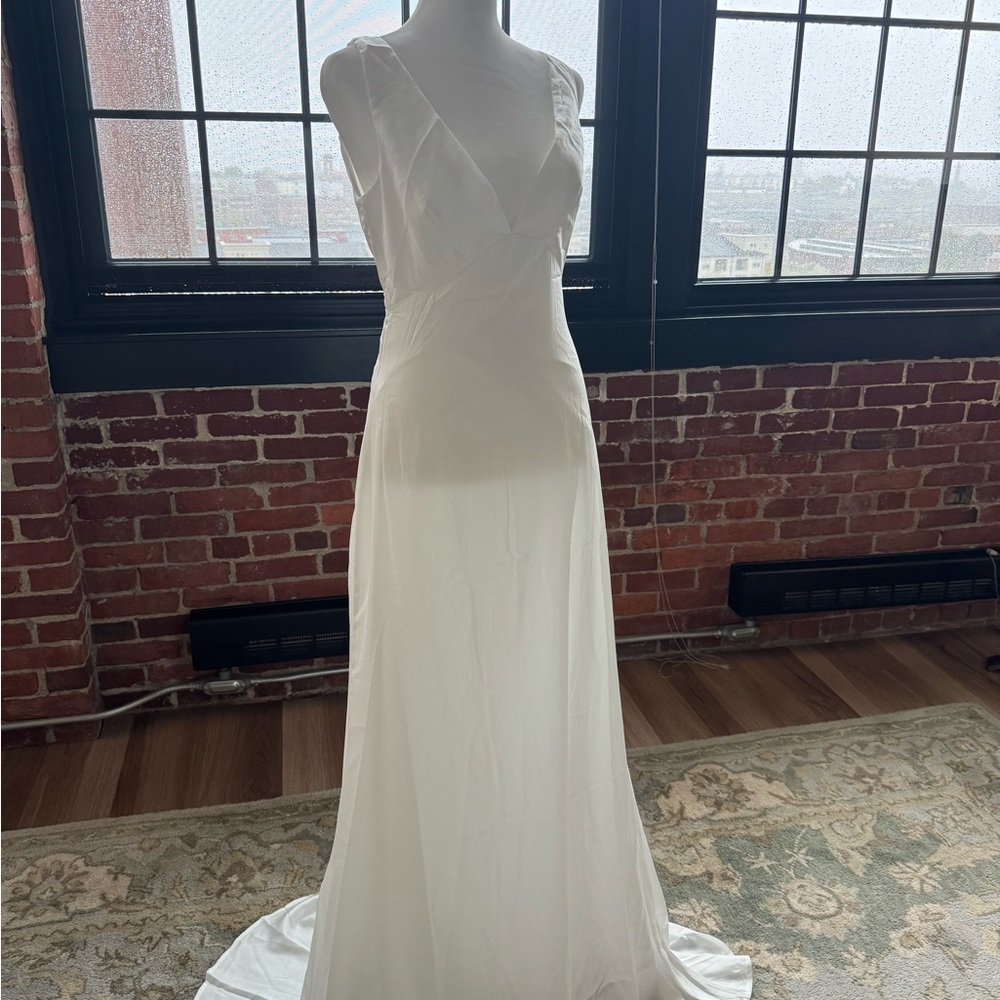 Selfie Leslie White Sleeveless Spaghetti Strap Wedding Gown